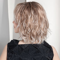 PARRUCCA PERLA CAPELLI MEDI RICCI
