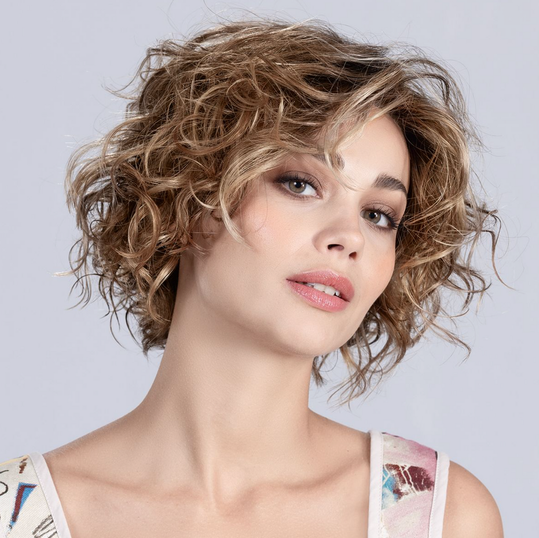 PARRUCCA MOVIE STAR CAPELLI MEDI MOSSI