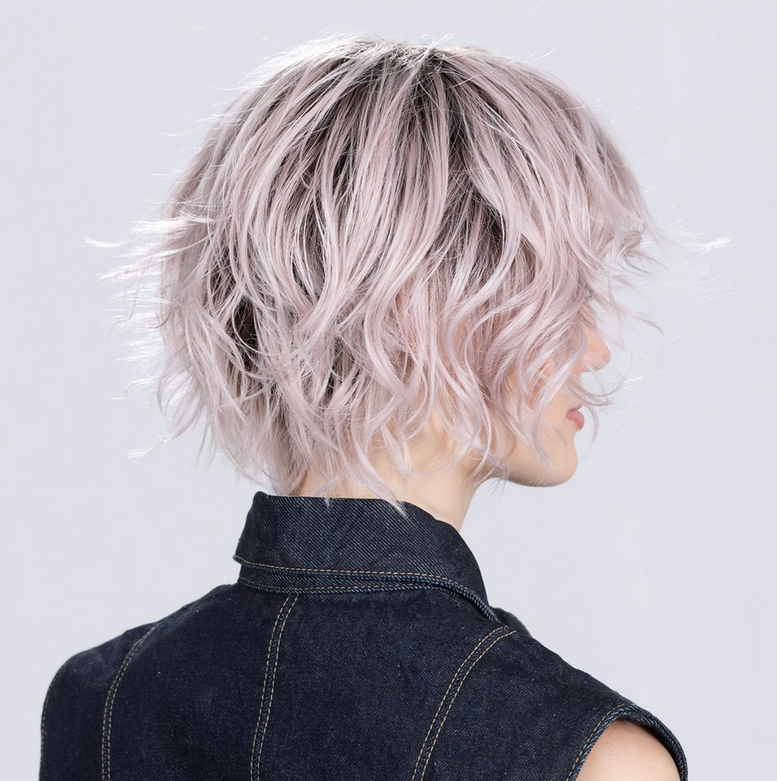 PARRUCCA COOKIE MONO PART CAPELLI CORTI MOSSI IN FIBRA TERMORESISTENTE
