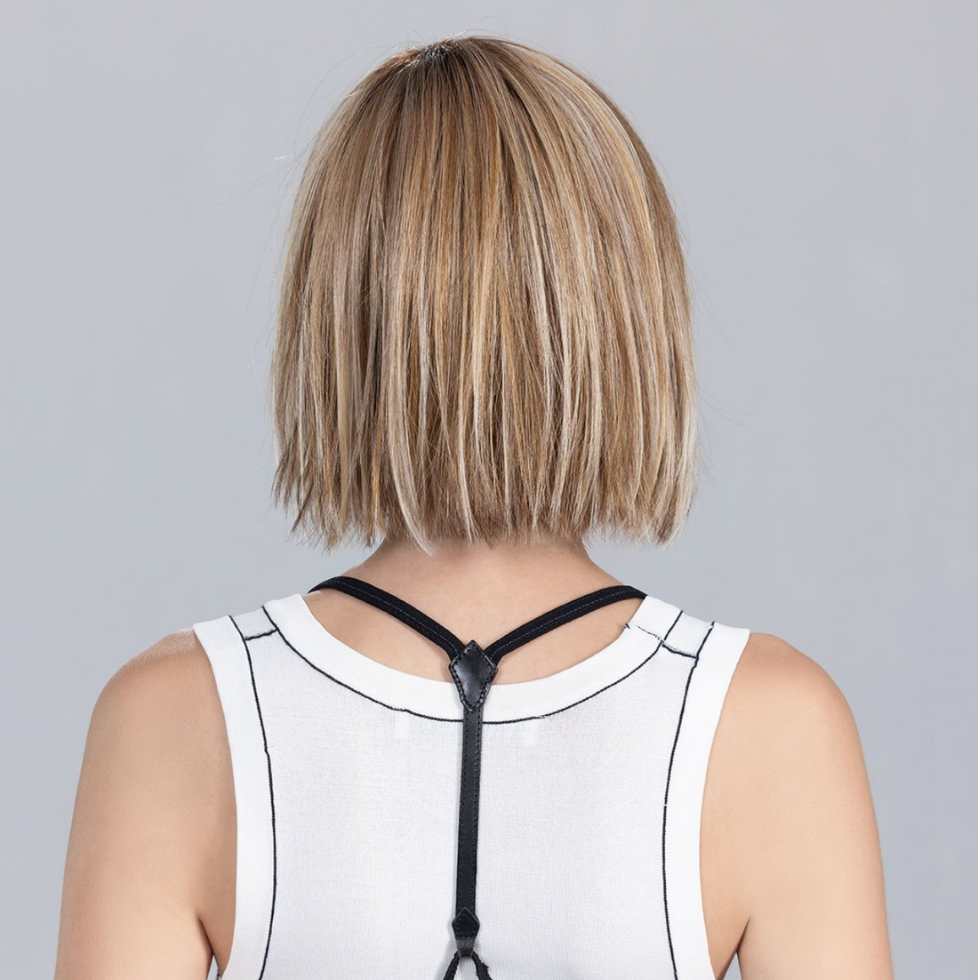 PARRUCCA READY CAPELLI MEDI LISCI IN FIBRA TERMORESISTENTE