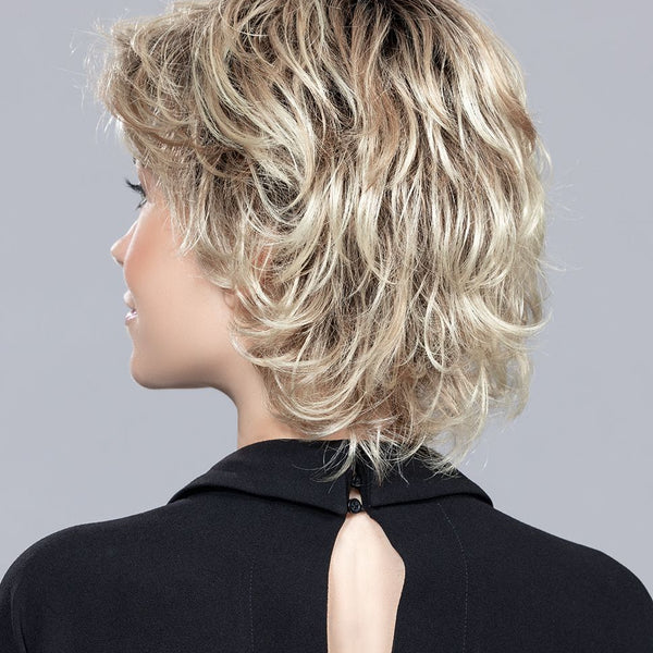 PARRUCCA DAILY CAPELLI CORTI RICCI