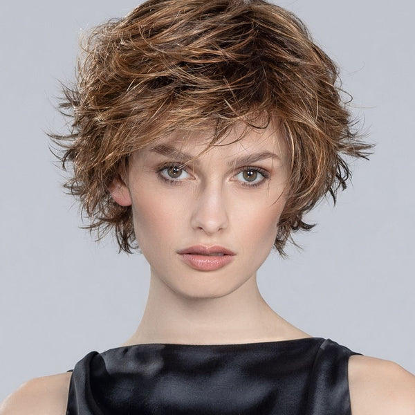 PARRUCCA DATE LARGE CAPELLI CORTI LISCI