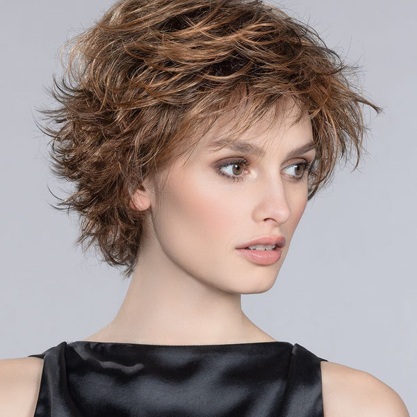 PARRUCCA DATE LARGE CAPELLI CORTI LISCI