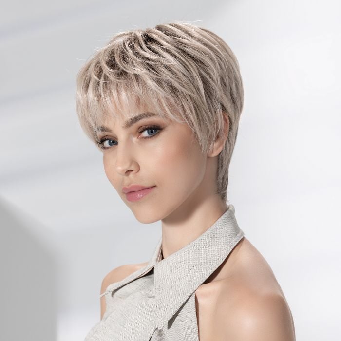 PARRUCCA NOVEL DELUXE CAPELLI CORTI LISCI