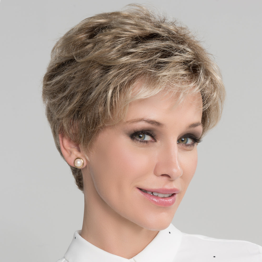 PARRUCCA ALBA COMFORT CAPELLI CORTI MOSSI