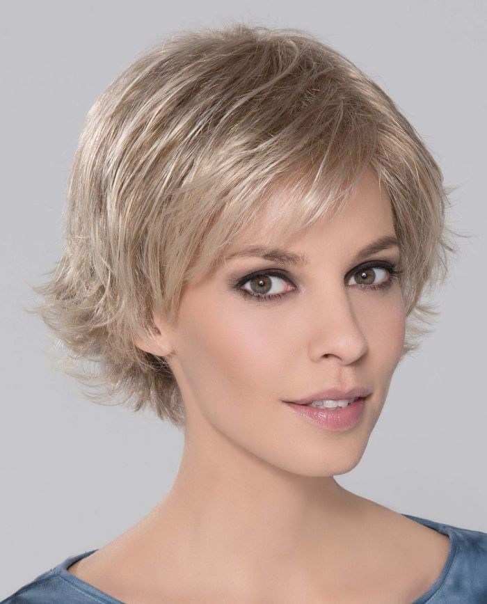 PARRUCCA DATE LARGE CAPELLI CORTI LISCI